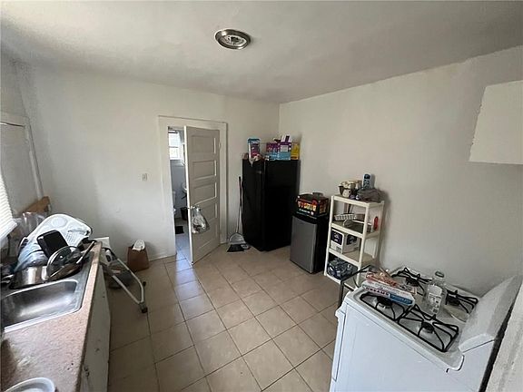 5th image of 1541-45 Mansfield St