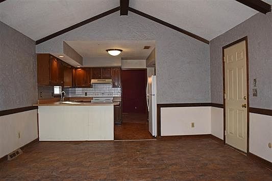 4th image of 7755 Woodland Dr