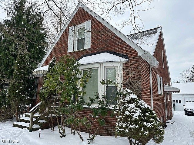 1st image of 2080 E 224th St