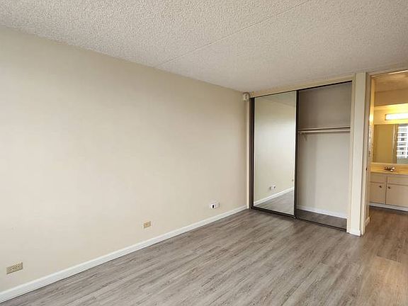 5th image of 411 Hobron Ln APT 2303