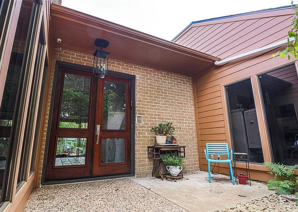 1st image of 10707 Braesridge Dr