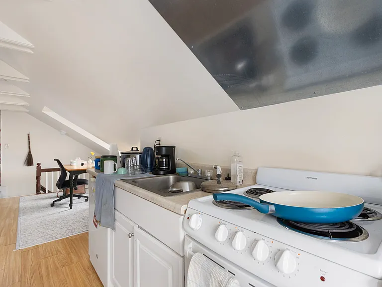 409 Benefit St #3 — Photo 7