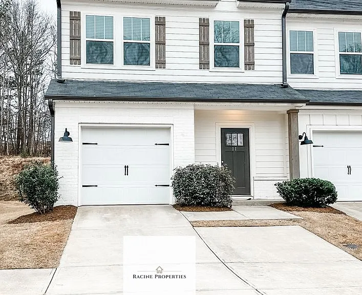 11 Grey Oak Trl — Photo 1