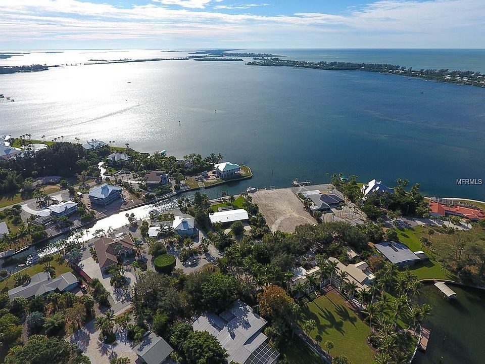 1st image of 520 Green Dolphin Dr S