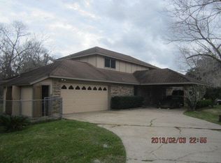 222 Coleman Dr, Angleton, TX 77515
