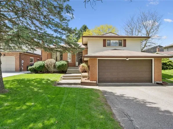 3 Cabot Ct NE, Guelph, ON N1G 3E4