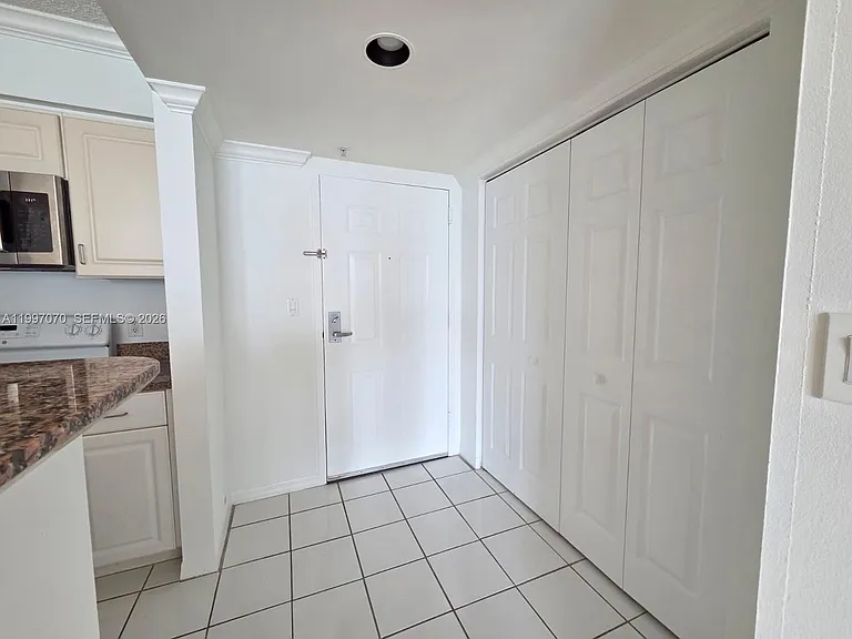 1155 Brickell Bay Dr #2006 — Photo 15