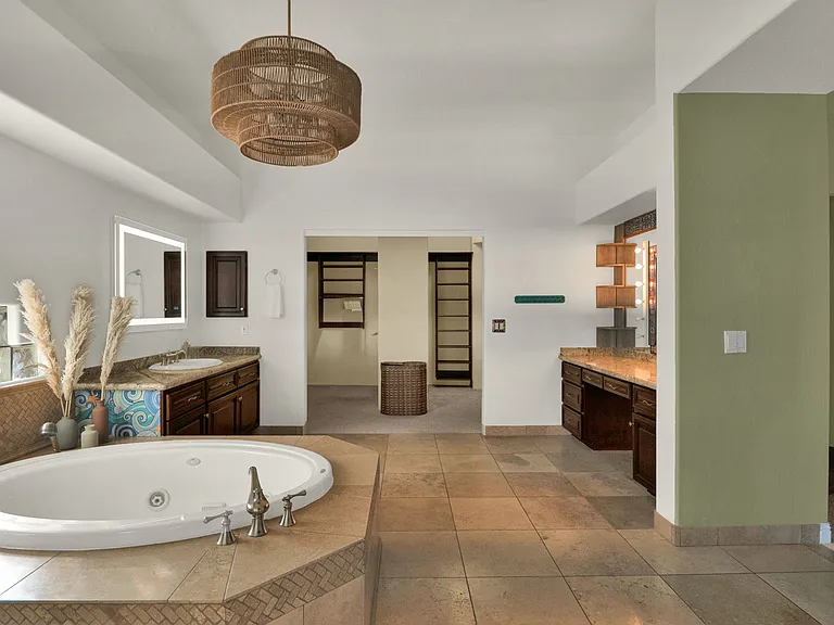 5640 E Miramonte Dr S — Photo 16