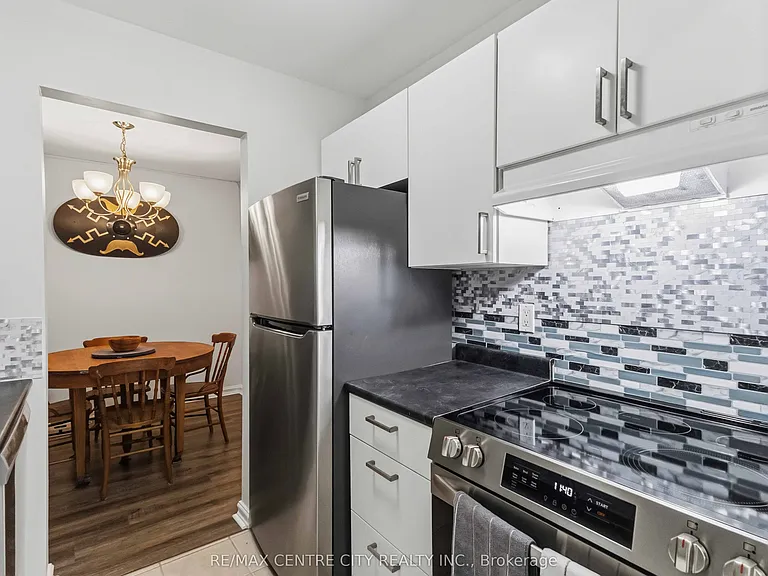 2230 Trafalgar St #121 — Photo 1