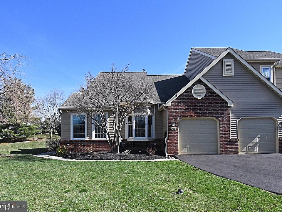 1st image of 210 Pine Crest Ln