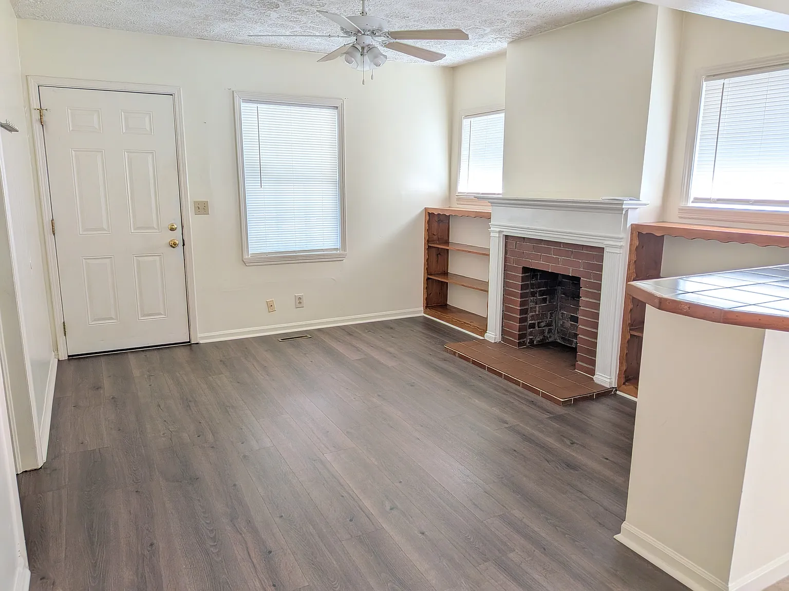 3 bed, 1248 sqft, $1,600 — Photo 2