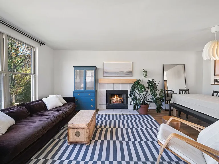 3427 W Polk St — Photo 4