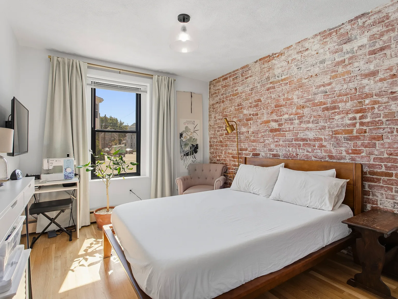 2 bed, 950 sqft, $2,500 — Photo 3