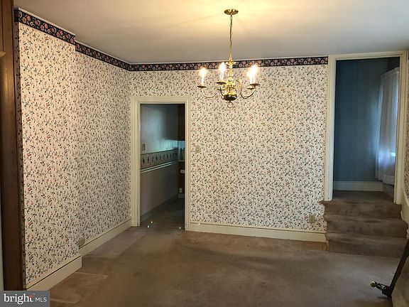 5th image of 556-558 E King St
