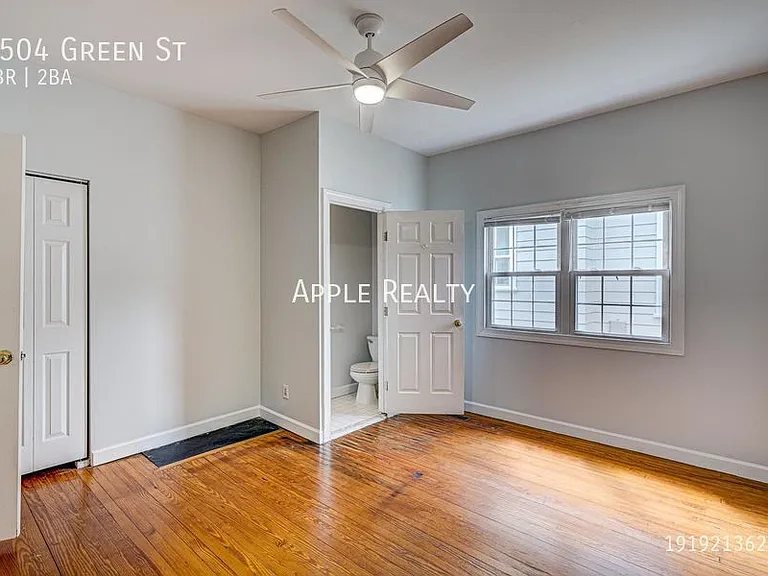 2504 Green St — Photo 8