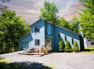 7073 Vista Dr, Tobyhanna, PA
