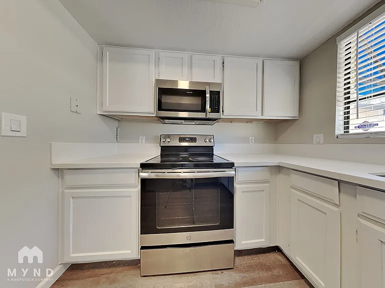4816 W Sierra Vista Dr — Photo 11