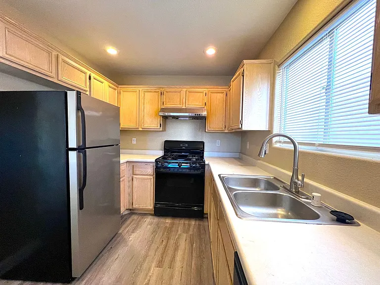 5555 Leaning Oak Ave — Photo 6