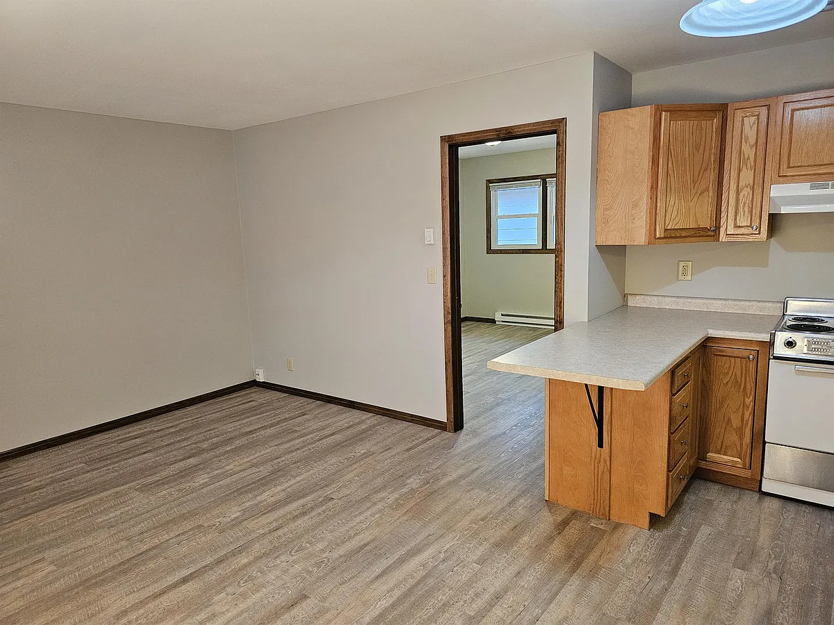 Building Photo - 939 Barland St #7