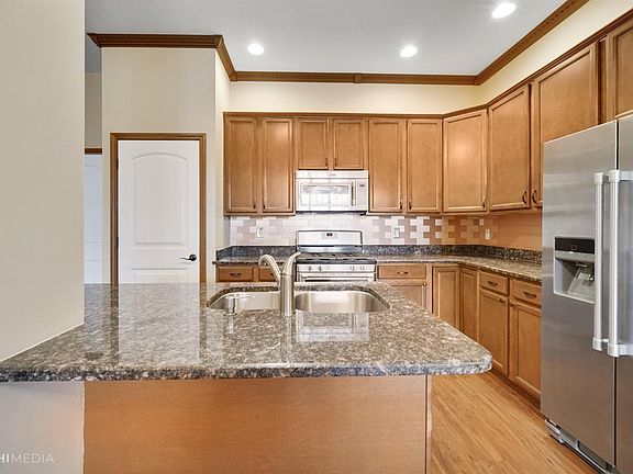 3rd image of 123 N Main St Suite 302
