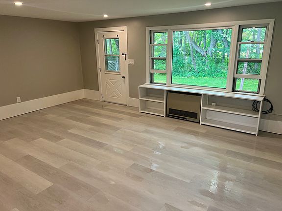 3rd image of 217 N Main St #F