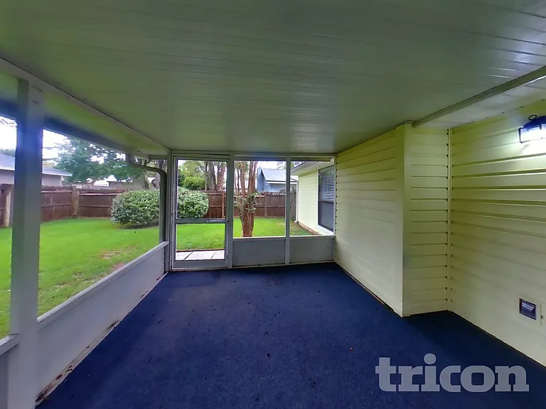 8338 Knotts Landing Dr E — Photo 13