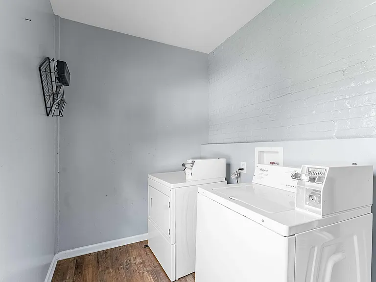 7008 S Oakley Ave — Photo 13