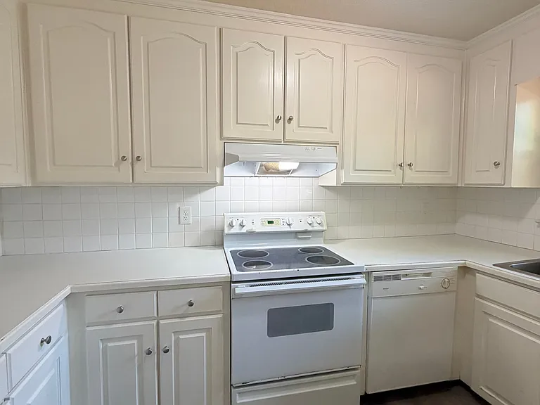 5701 Cates Dr — Photo 13