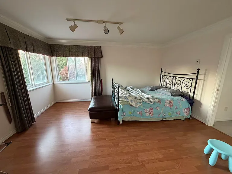 8200 Dalemore Rd #HOMESTAY — Photo 2