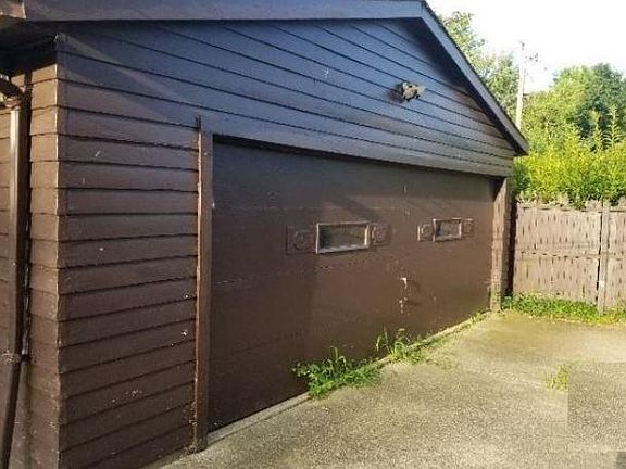 3rd image of 4110 Greenvale Dr