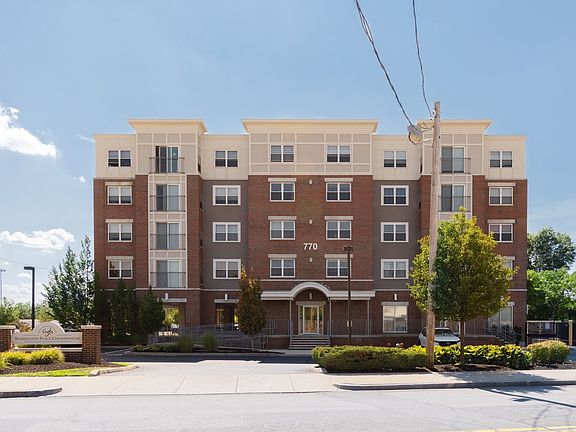 2nd image of 770 Washington Ave #202