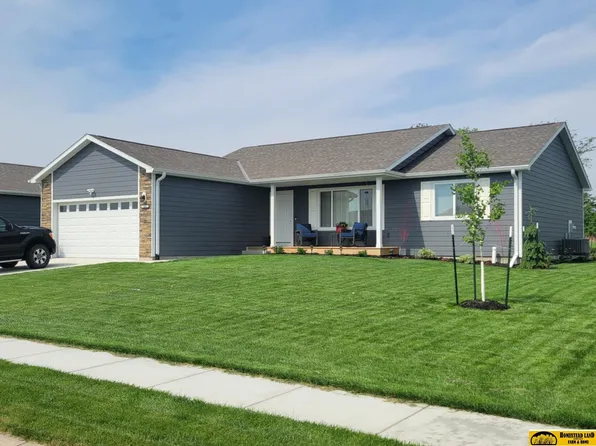 843 N 26th St, Beatrice, NE 68310