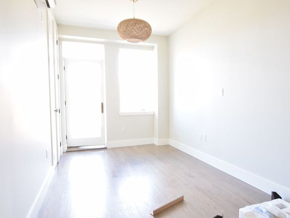 3rd image of 1001 Rogers Ave #3E