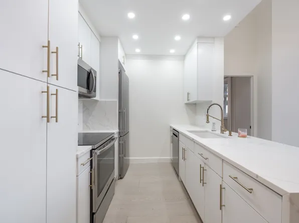 20 2nd Street image 11 of 39