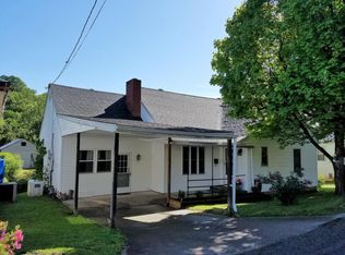 206 S Chestnut St, Sutton, WV 26601