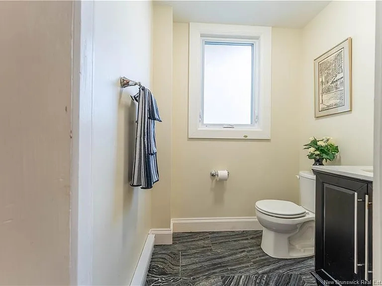 46 Reed Ave — Photo 32