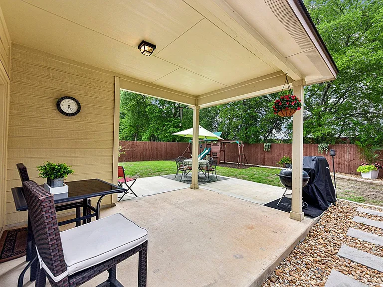 10216 Anahuac Trl — Photo 36
