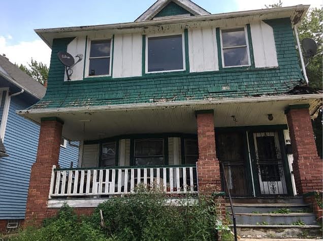 1st image of 1085 E 143rd St