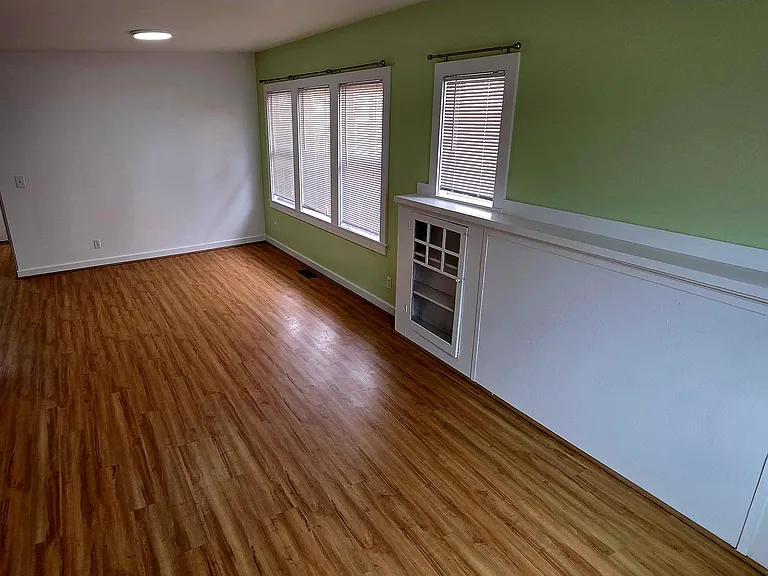 Main Floor Living Rm