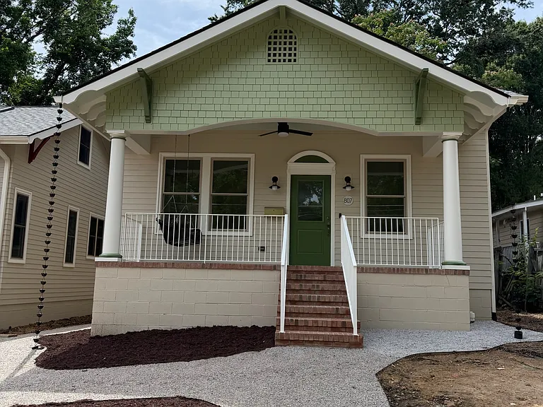 807 Rosehill Ave — Photo 1