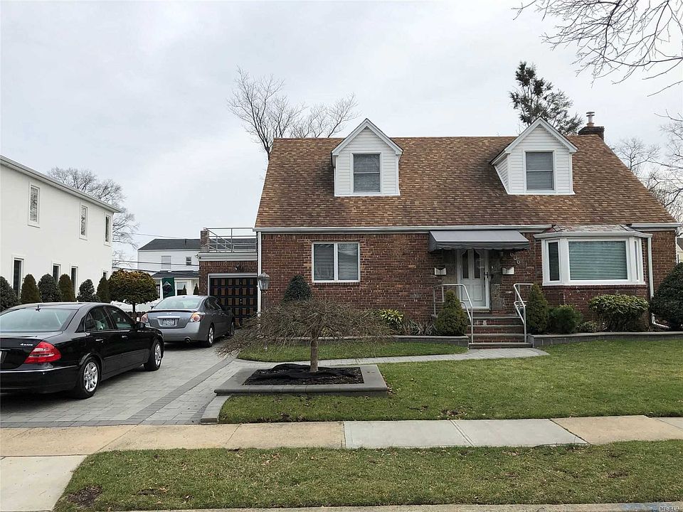 1st image of 606 S 13th St