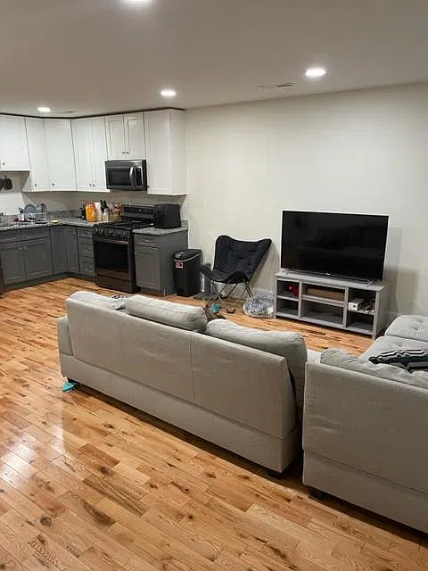2 bed, $1,600 — Photo 2