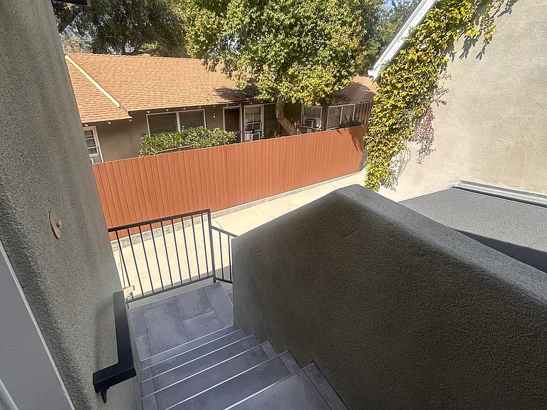 2334 1/2 Del Mar Rd — Photo 30