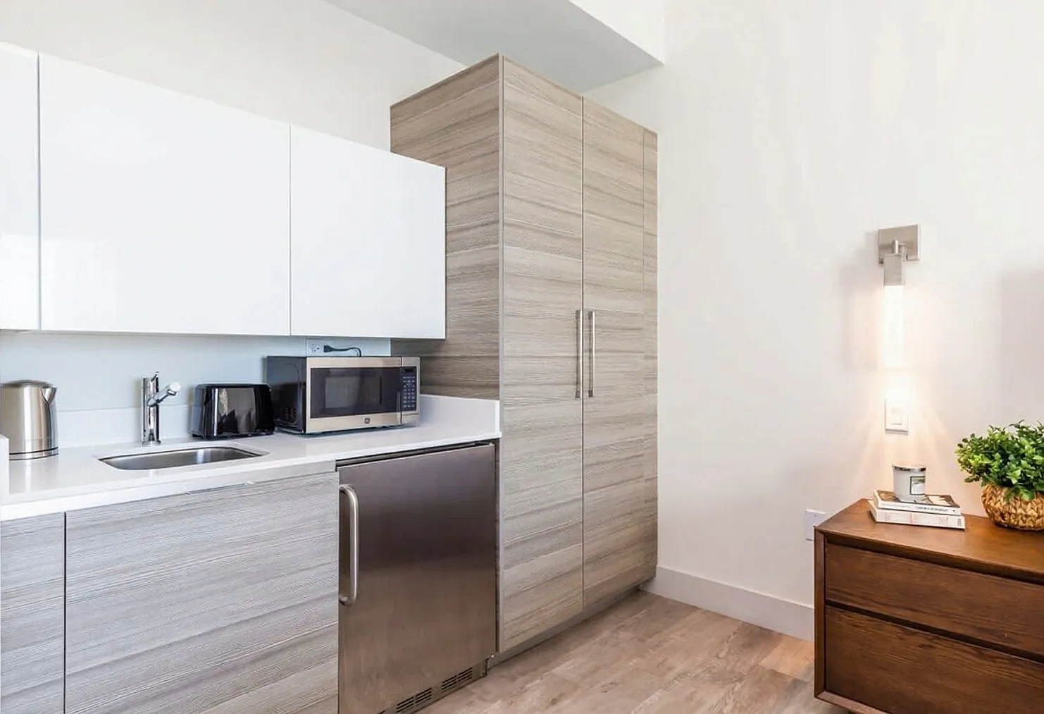 Studio, 1.0 bath, 398 sqft, $3,361 — Photo 3