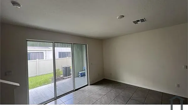 3 bed, 1760 sqft, $2,750 — Photo 3