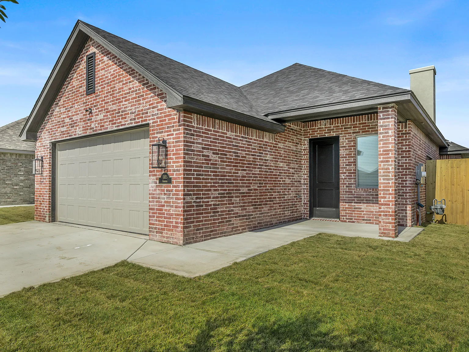 3 bed, 1725 sqft, $2,800 — Photo 1