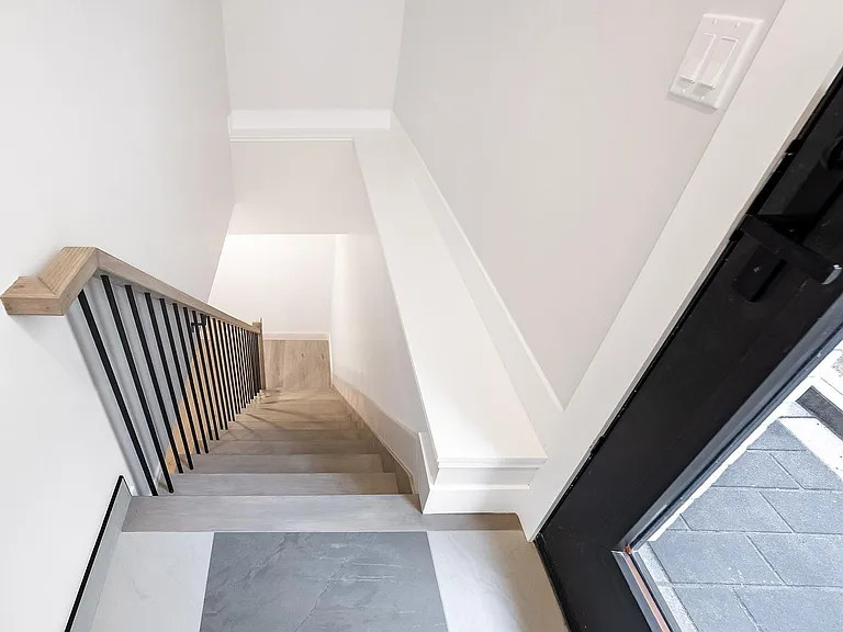 13 McKayfield Rd #LOWER — Photo 6
