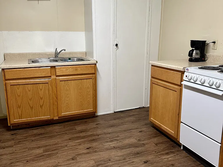 2123 C Ave #3 — Photo 4