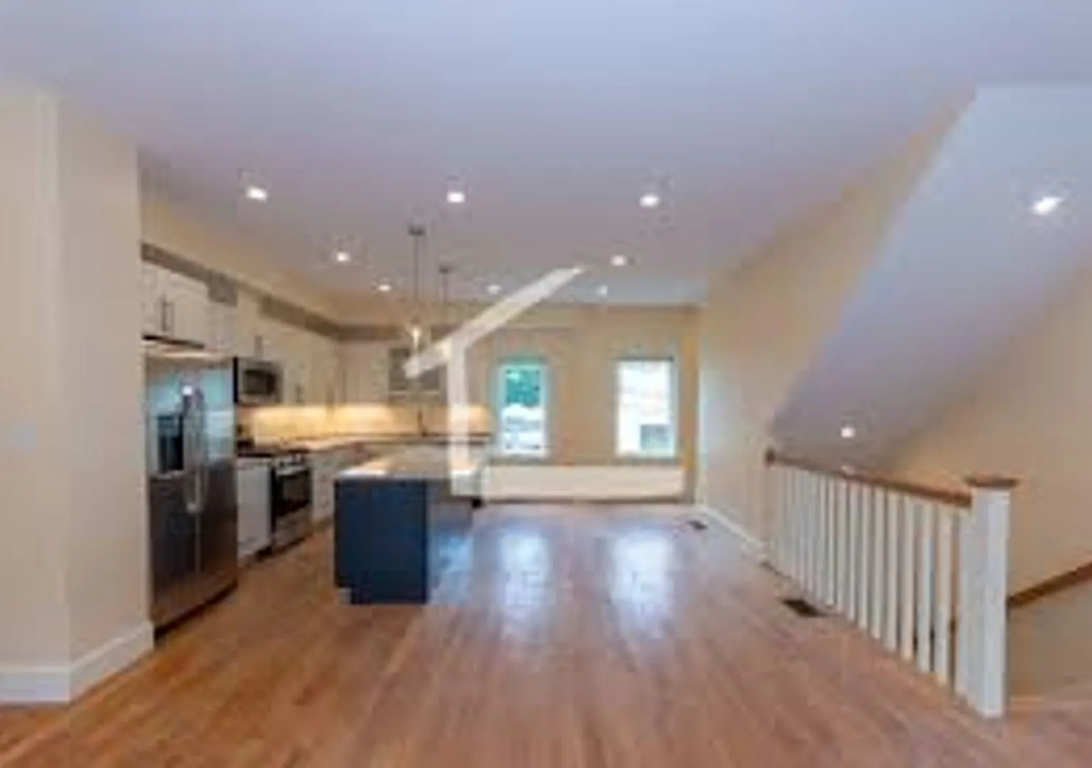 No Brokers Fee, No Security Deposit, A Must-See Unit! New Construction, High-End Amenities — Photo 4