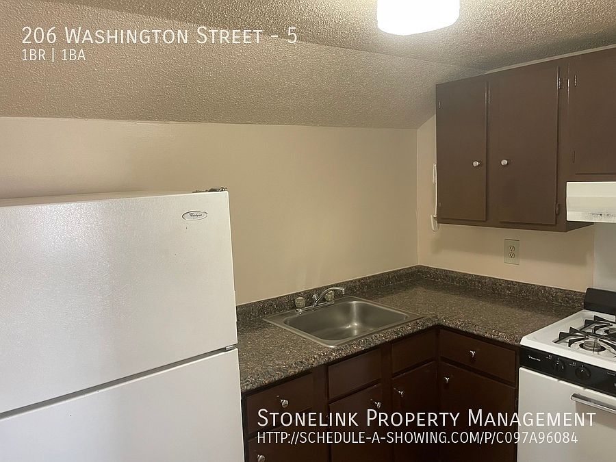 2nd image of 206 Washington St APT 5